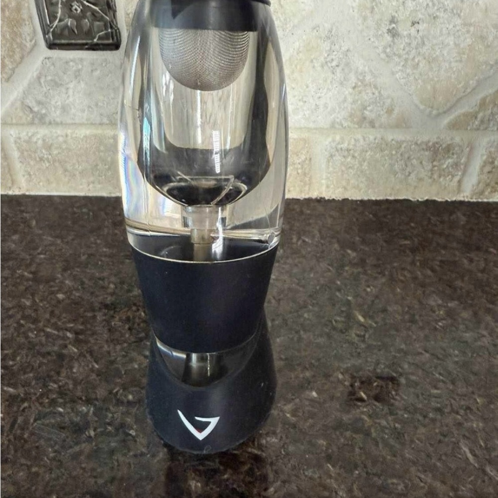 Crate&Barrel Black and Clear Wine Aerator